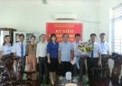 Các đồng chí lãnh đạo Huyện ủy- UBND huyện chúc mừng cơ quan Đài Truyền thanh nhân ngày Báo chí cách mạng Việt Nam 21/6/2019.