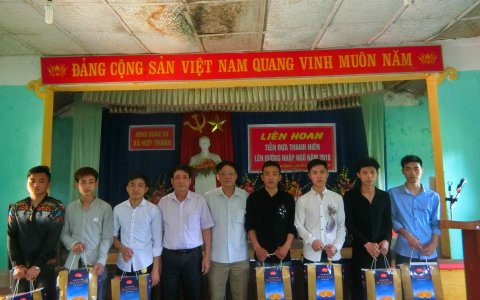 Xã Hợp Thành tổ chức tiễn đưa thanh niên lên đường nhập ngũ 2018.