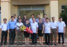 Các đồng chí lãnh đạo Huyện ủy-HĐND-UBND huyện đến chúc mừng cơ quan Đài TT huyện nhân 93 năm ngày báo chí cách mạng Việt Nam.
