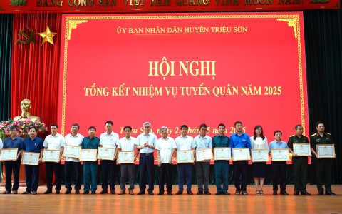 Huyện Triệu Sơn tổ chức Hội nghị tổng kết nhiệm vụ tuyển quân năm 2025