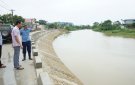 Đồng chí Lê Phú Quốc, Phó Chủ tịch UBND huyện kiểm tra về công tác phòng chống lụt bão năm 2022 trên địa bàn huyện.