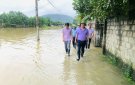 Bí thư Huyện ủy Lê Văn Tuấn kiểm tra và chỉ đạo công tác khắc phục hậu quả ngập lụt tại 1 số địa phương trong huyện