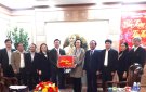 Các đồng chí lãnh đạo thăm hỏi, tặng quà nhân dịp Tết nguyên đán Giáp Thìn 2024 trên địa bàn huyện.