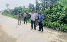 Đồng chí Phó Chủ tịch UBND huyện Bùi Huy Dũng kiểm tra về công tác giải phóng mặt bằng tại xã Thọ Ngọc - Thọ Dân.