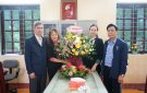 Đồng chí Lê Quang Trung, Ủy viên BTV Huyện ủy, Phó Chủ tịch UBND huyện, chúc mừng Hội LHPN huyện nhân kỷ niệm 91 năm ngày thành lập Hội LHPNVN 20/10.