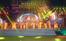 Chương trình nghệ thuật và bắn pháo hoa chào mừng 60 năm thành lập huyện, công bố huyện đạt chuẩn NTM nâng cao.
