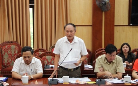 Hội đồng Thi đua - Khen thưởng tỉnh họp xét chọn các tập thể, cá nhân có thành tích xuất sắc trong năm học 2017 - 2018.