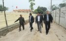 Đồng chí Phó Chủ tịch UBND huyện Lê Quang Trung, kiểm tra thực hiện Nghị quyết 12 của BCH Đảng bộ huyện tại các xã Nông Trường, Tiến Nông, An Nông, Vân Sơn