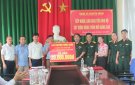 Ban Chỉ huy Quân sự huyện trao tiền hỗ trợ của lực lượng vũ trang huyện cho xã Khuyến Nông xây dựng nông thôn mới nâng cao năm 2023