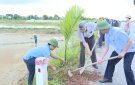 Xã Đồng Thắng ra quân trồng cây xanh tuyến đường mẫu