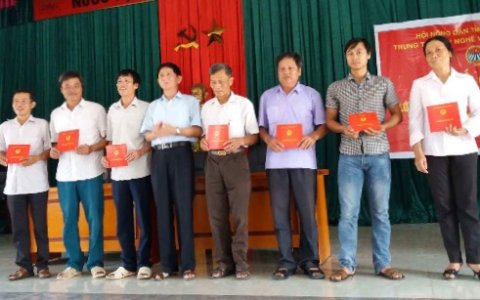 Hội Nông dân huyện tổ chức tập huấn dạy nghề cho hội viên nông dân 2 xã Dân Lý và Đồng Tiến