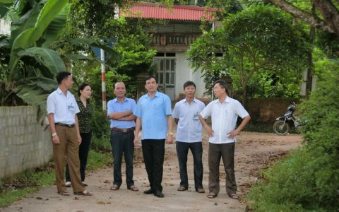 BCĐ xây dựng NTM của huyện làm việc tại xã Hợp Thành về tiến độ xây dựng NTM trên địa bàn và công tác phòng chống dịch tả lợn Châu Phi.