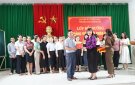 Bế giảng lớp bồi dưỡng Đảng viên mới khóa 69 của Đảng bộ huyện.