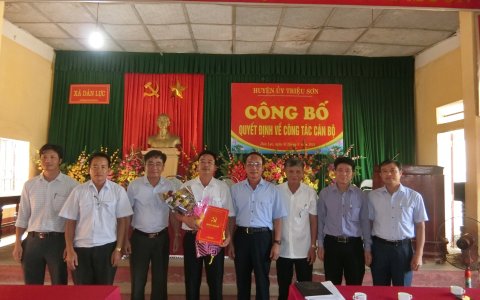 Huyện ủy Triệu Sơn công bố các Quyết định về công tác cán bộ.