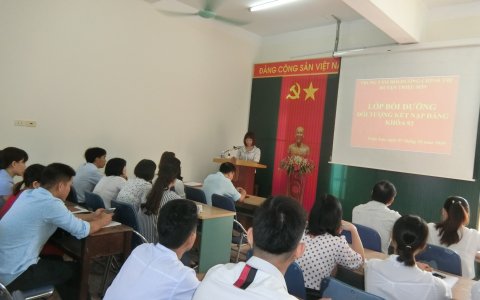 Khai giảng lớp đối tượng kết nạp Đảng khóa 92.