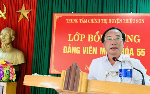 Trung tâm Chính trị Triệu Sơn khai giảng lớp bồi dưỡng Đảng viên mới khóa 55.